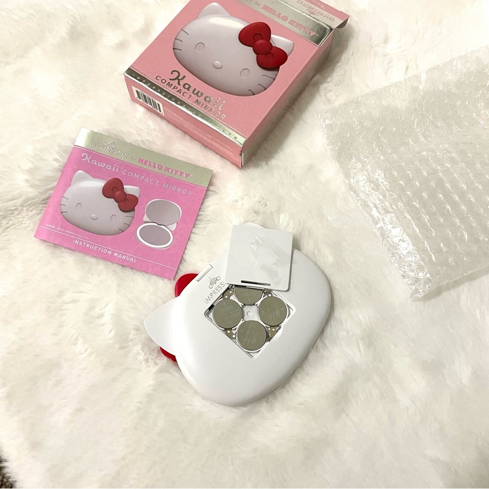 Hello Kitty Compact Mirror with LED lights